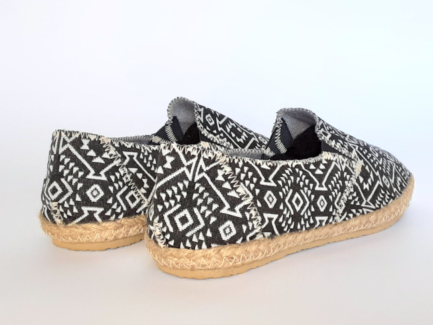 Hemp Handmade Slip-On Men's Shoes / Black and White Diamonds