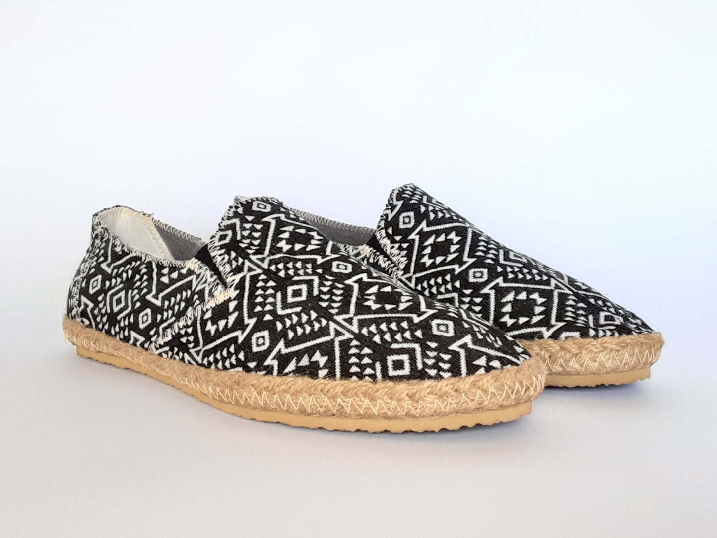 Hemp Handmade Slip-On Men's Shoes / Black and White Diamonds